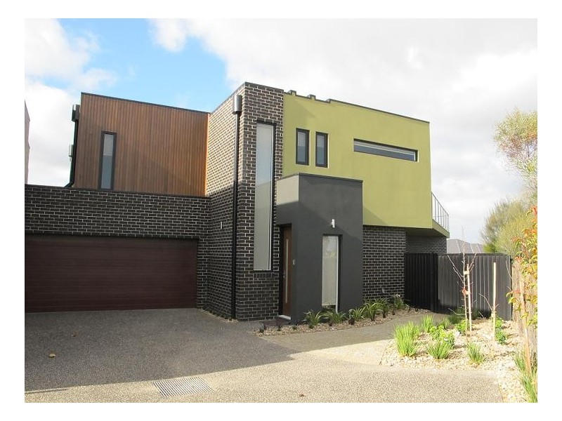 5/5-6 Chelsworth Place, Caroline Springs VIC 3023