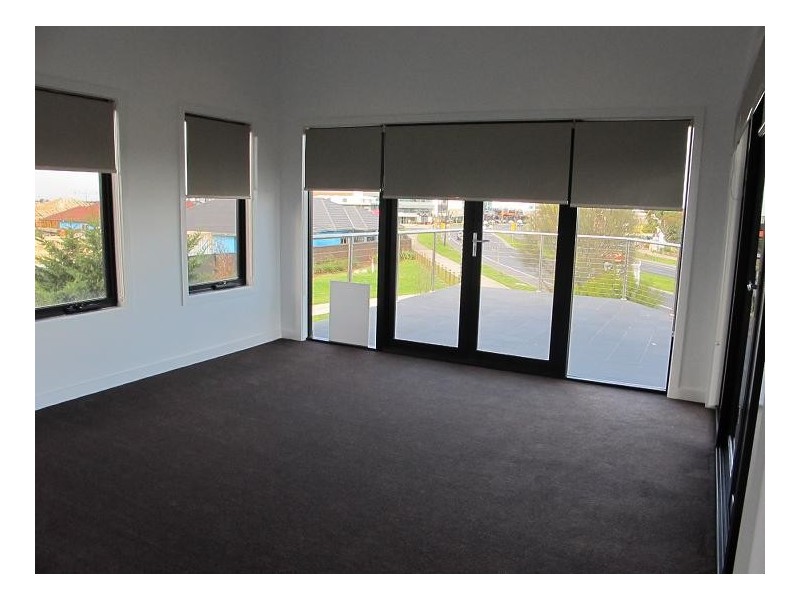 5/5-6 Chelsworth Place, Caroline Springs VIC 3023