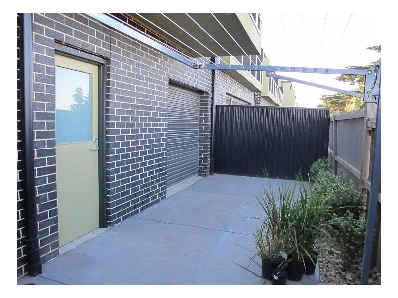 5/5-6 Chelsworth Place, Caroline Springs VIC 3023
