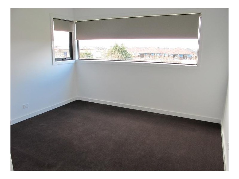 5/5-6 Chelsworth Place, Caroline Springs VIC 3023