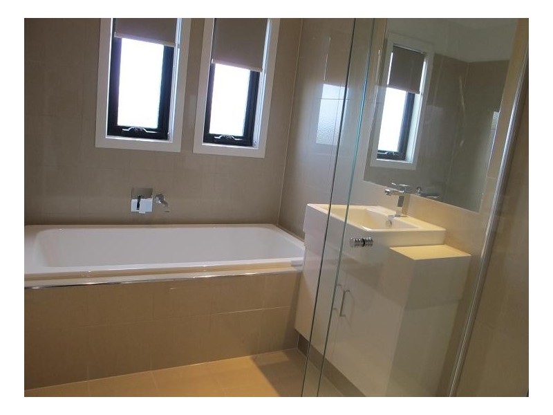 5/5-6 Chelsworth Place, Caroline Springs VIC 3023