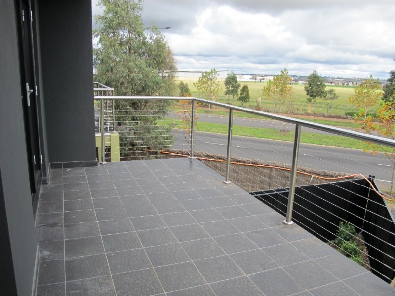 6/5-6 Chelsworth Place, Caroline Springs VIC 3023