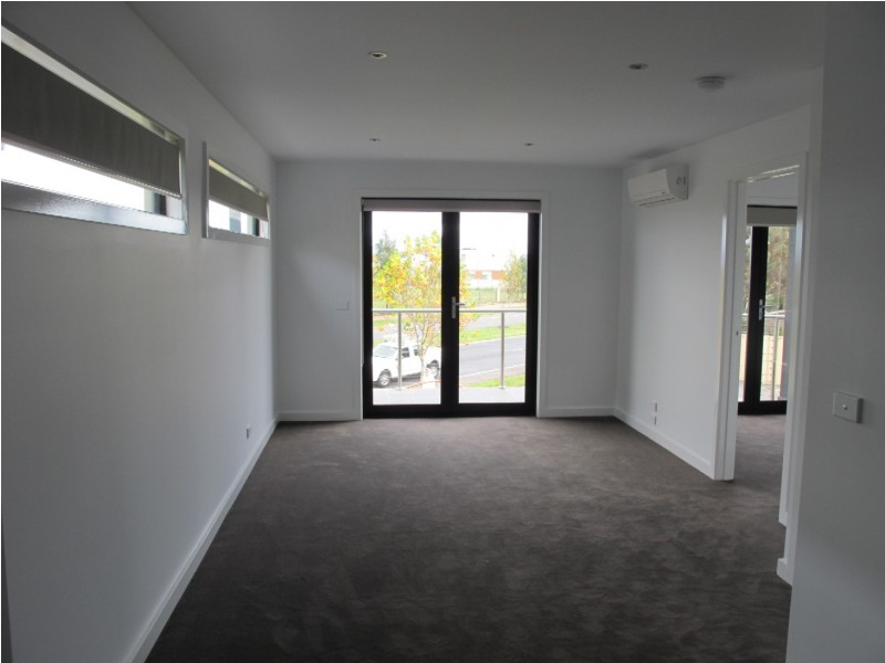 6/5-6 Chelsworth Place, Caroline Springs VIC 3023