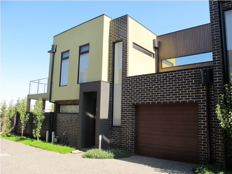 8/5-6 Chelsworth Place, Caroline Springs VIC 3023