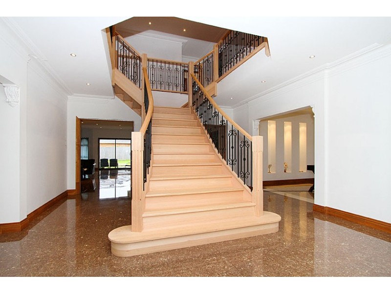 26 University Drive, Taylors Hill VIC 3037
