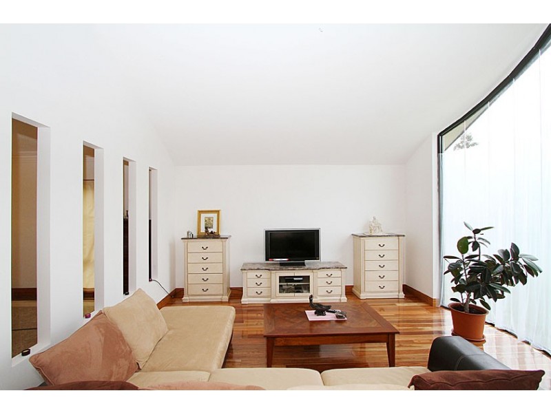 26 University Drive, Taylors Hill VIC 3037