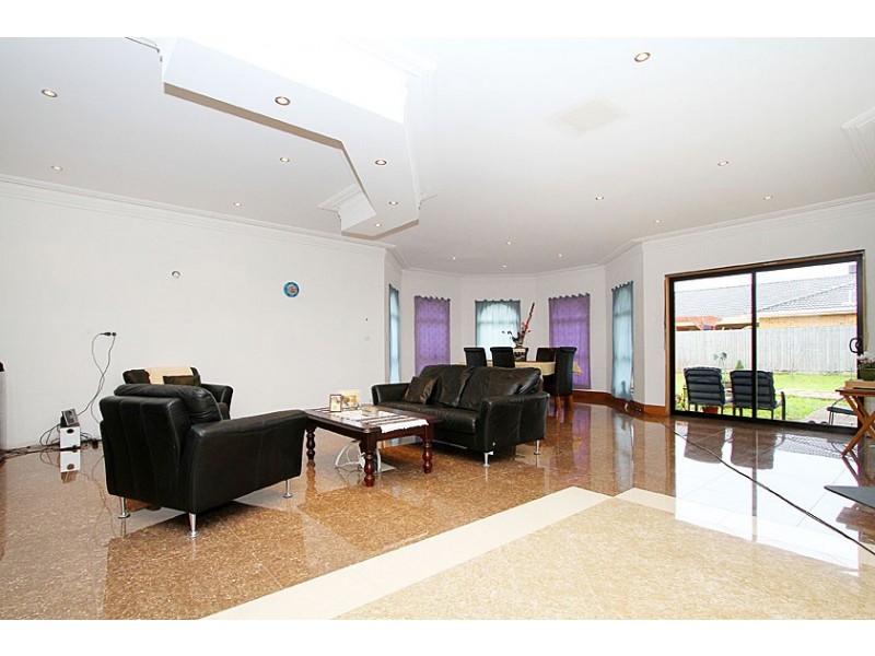 26 University Drive, Taylors Hill VIC 3037