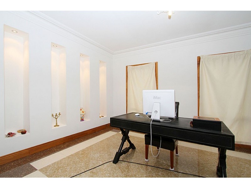26 University Drive, Taylors Hill VIC 3037
