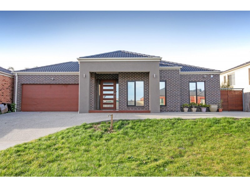 14 Moray Close, Taylors Hill VIC 3037