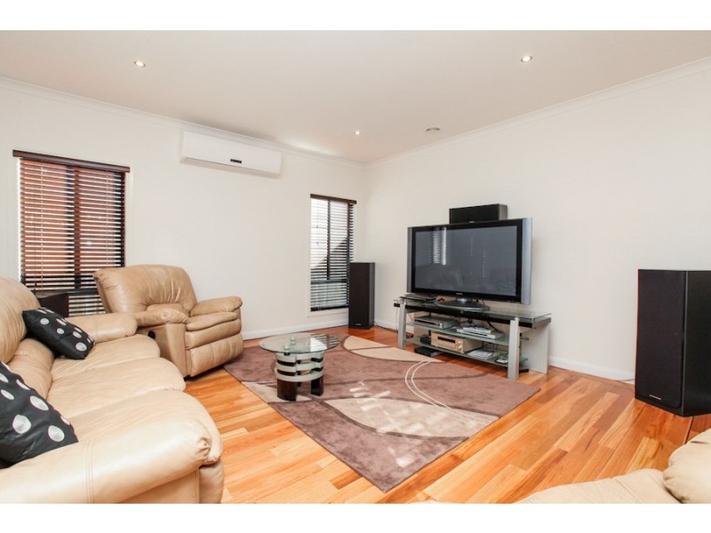 14 Moray Close, Taylors Hill VIC 3037