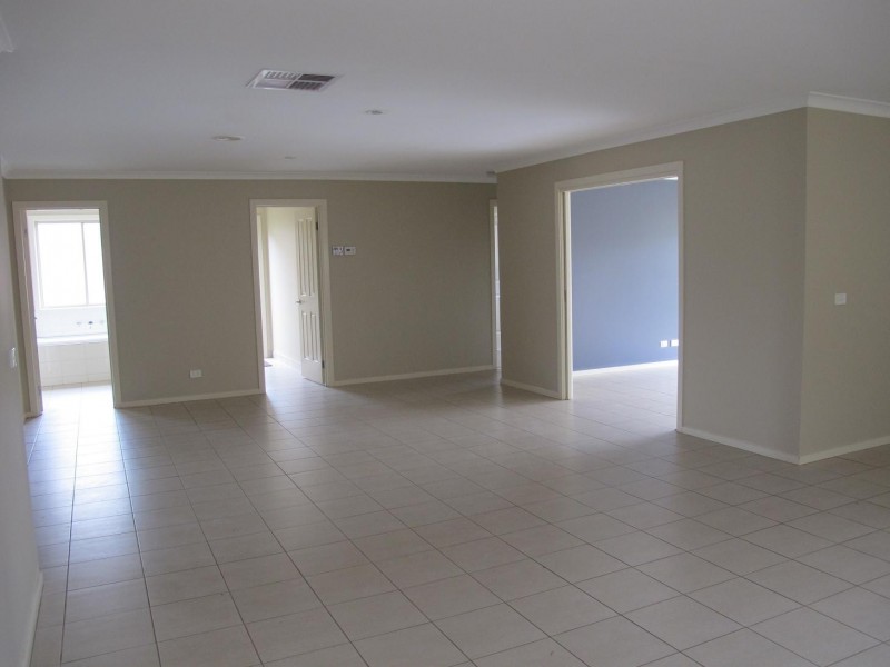 26 Gallery Avenue, Melton West VIC 3337