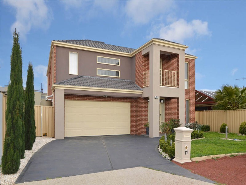 11 Catani Mews, Caroline Springs VIC 3023