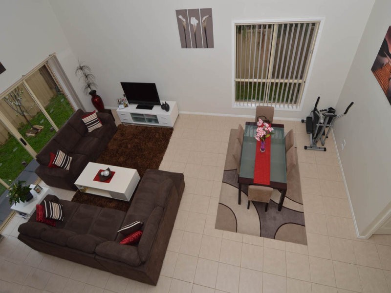 11 Catani Mews, Caroline Springs VIC 3023