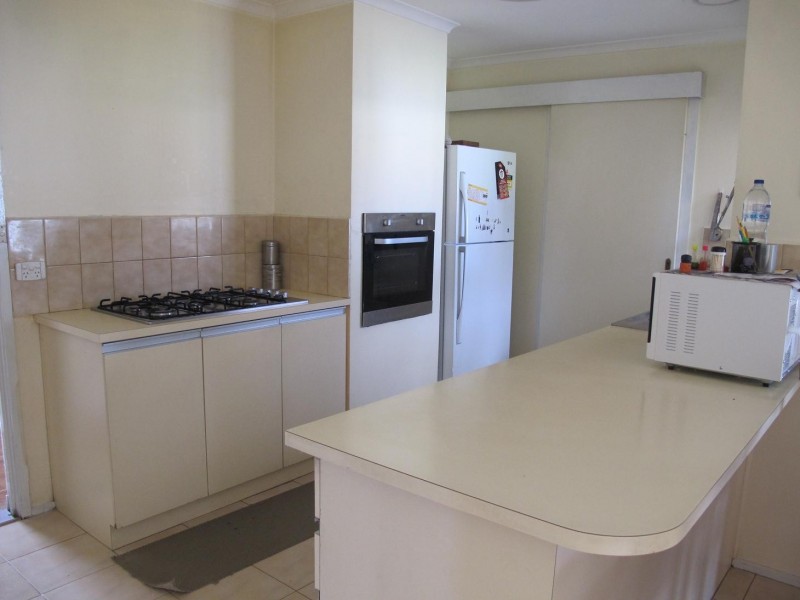 94 Kurung Drive, Kings Park VIC 3021