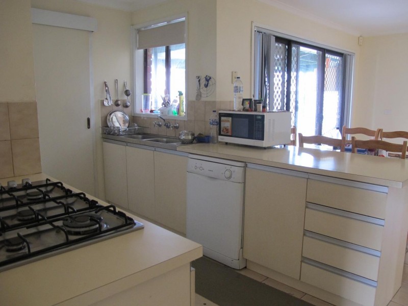 94 Kurung Drive, Kings Park VIC 3021