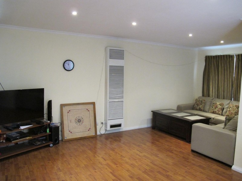 94 Kurung Drive, Kings Park VIC 3021