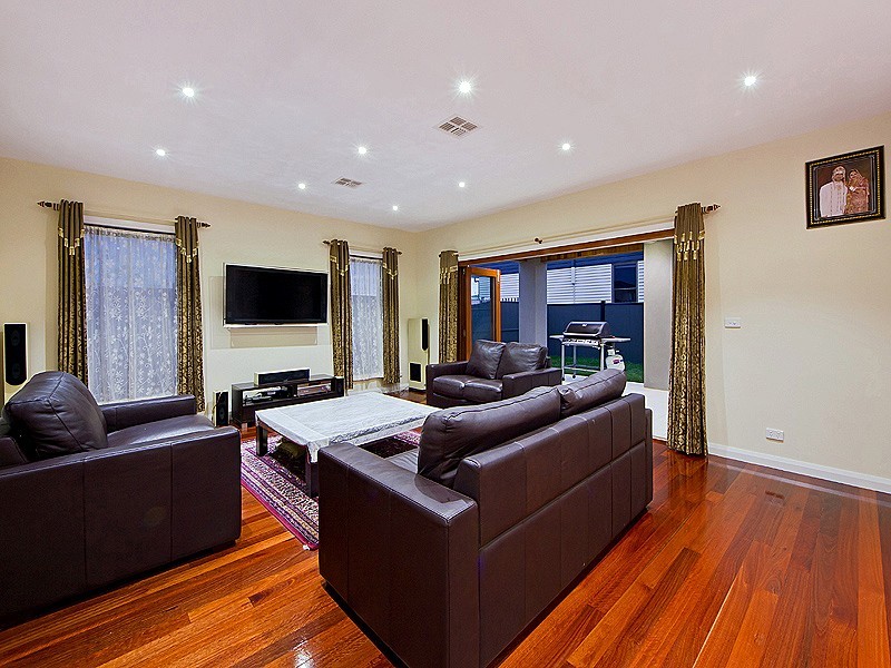 1 Creekview Place, Caroline Springs VIC 3023
