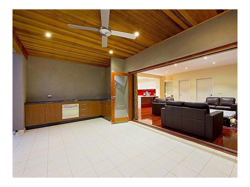1 Creekview Place, Caroline Springs VIC 3023