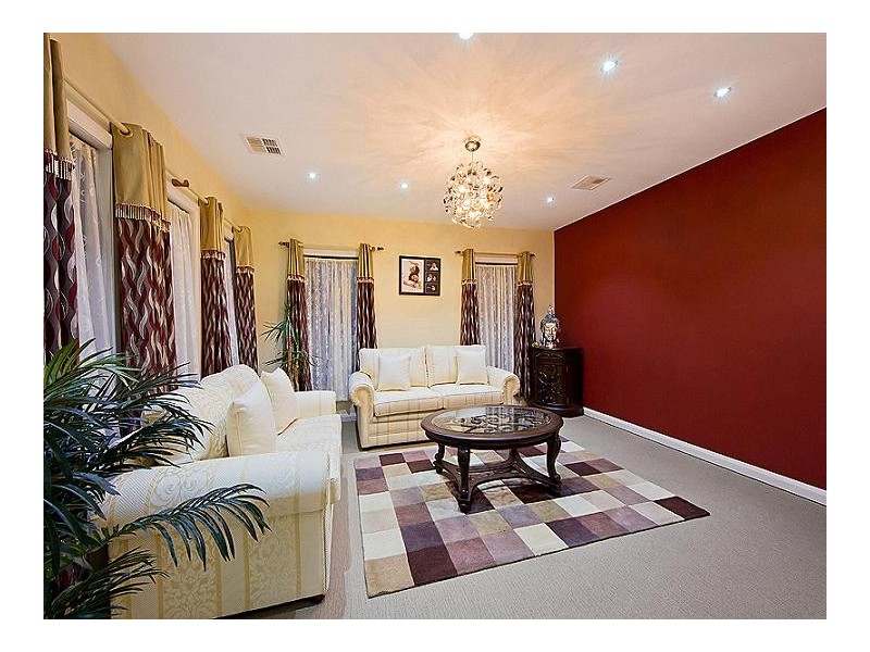 1 Creekview Place, Caroline Springs VIC 3023