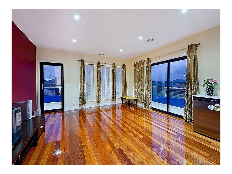 1 Creekview Place, Caroline Springs VIC 3023