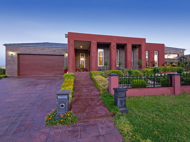 14 Springfield Close, Caroline Springs VIC 3023