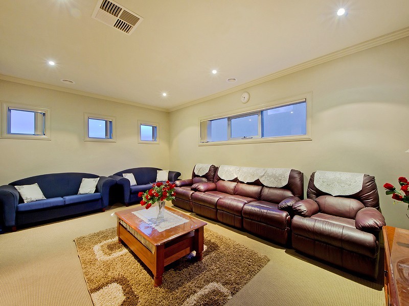 14 Springfield Close, Caroline Springs VIC 3023