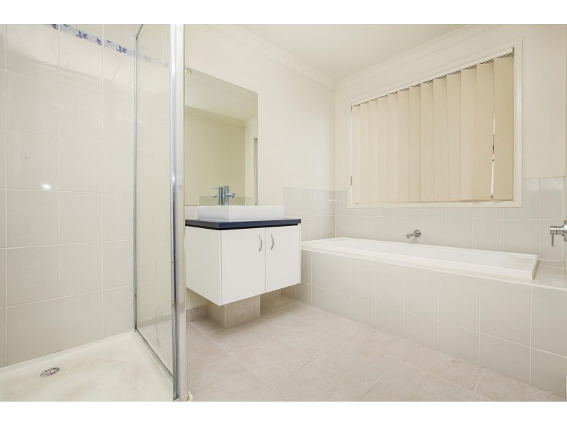 72 Greenhills Drive, Kurunjang VIC 3337