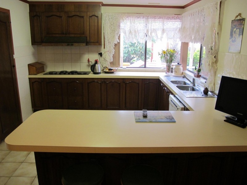 2 Albert Road, Sydenham VIC 3037