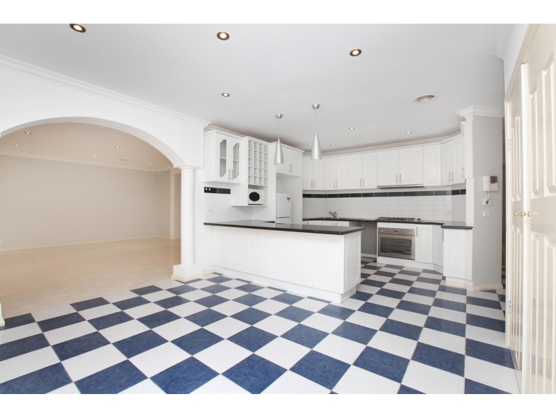 27 Nepean Way, Taylors Hill VIC 3037