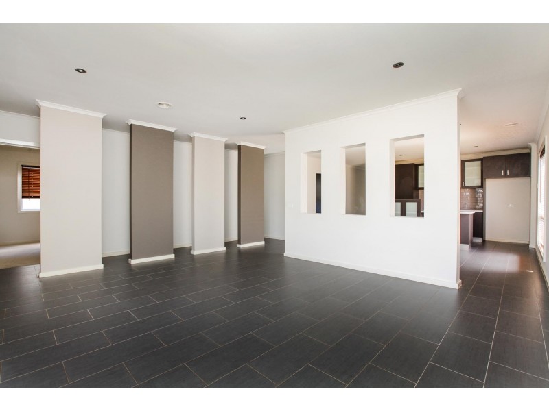 3 Nopinan Place, Caroline Springs VIC 3023