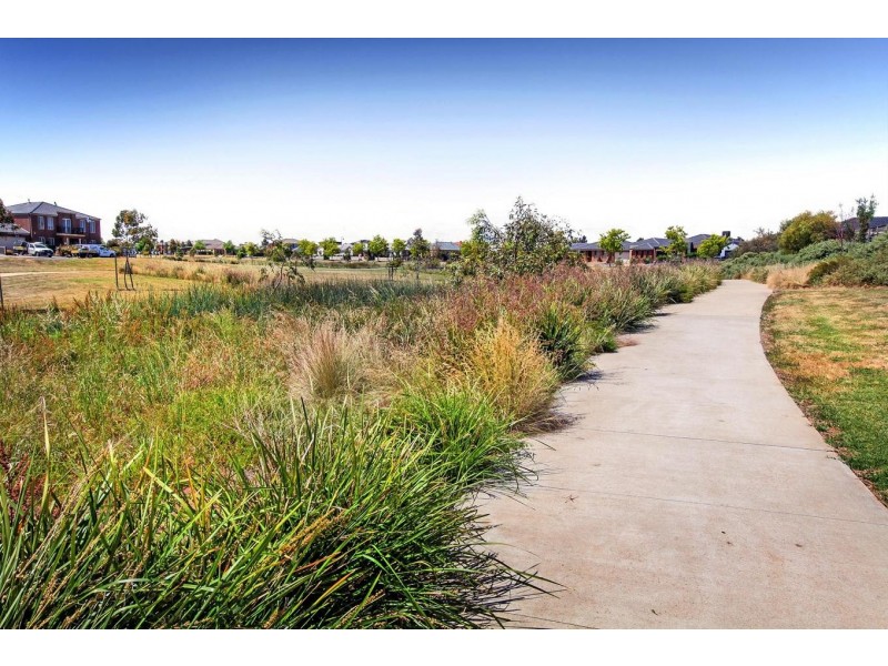 3 Nopinan Place, Caroline Springs VIC 3023