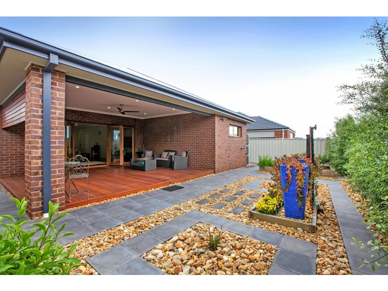 23 Etheridge Rise, Caroline Springs VIC 3023