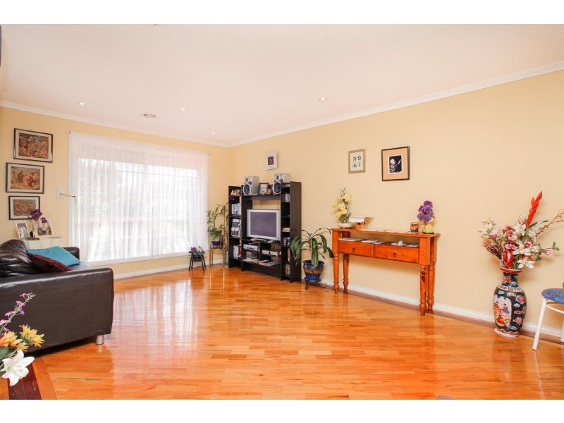 11 Lachlan Lane, Taylors Hill VIC 3037