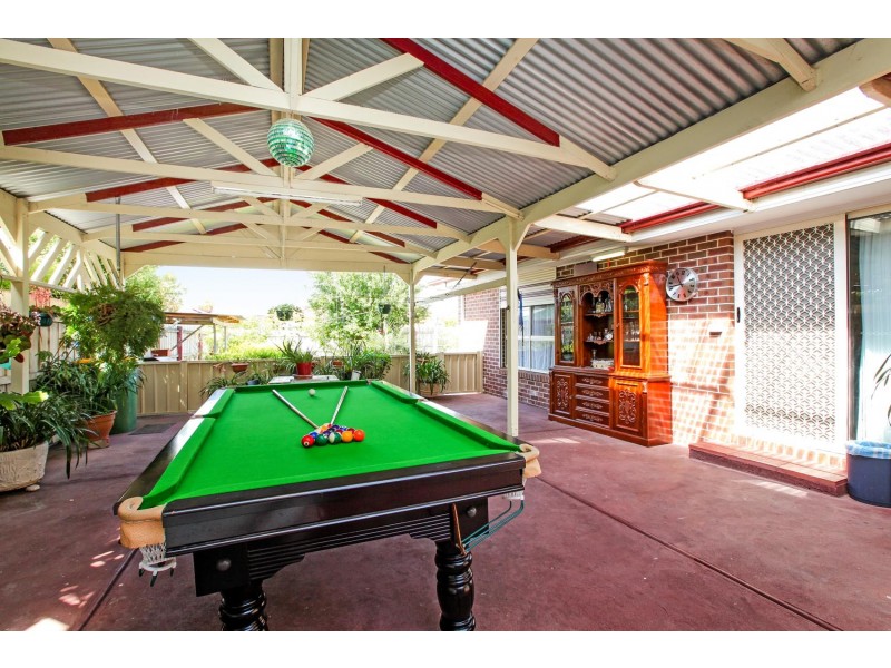 11 Lachlan Lane, Taylors Hill VIC 3037