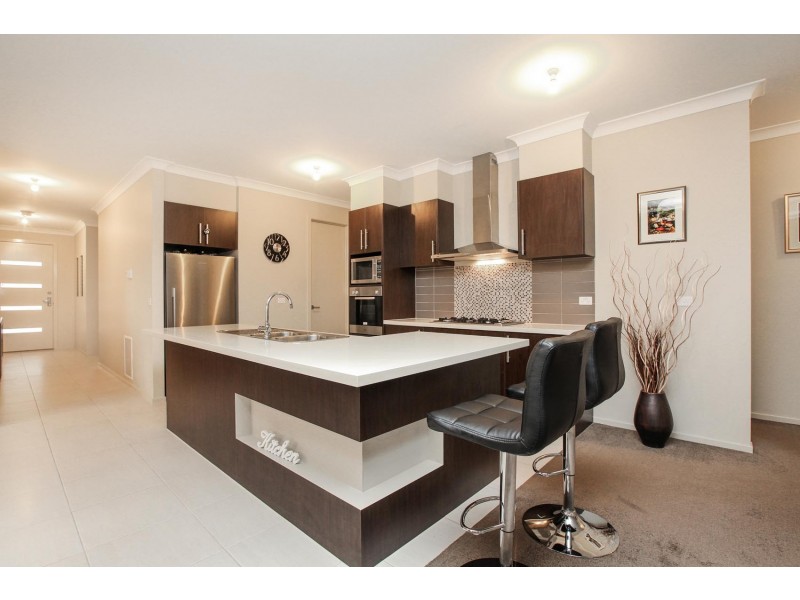 47 Chancery Square, Taylors Hill VIC 3037