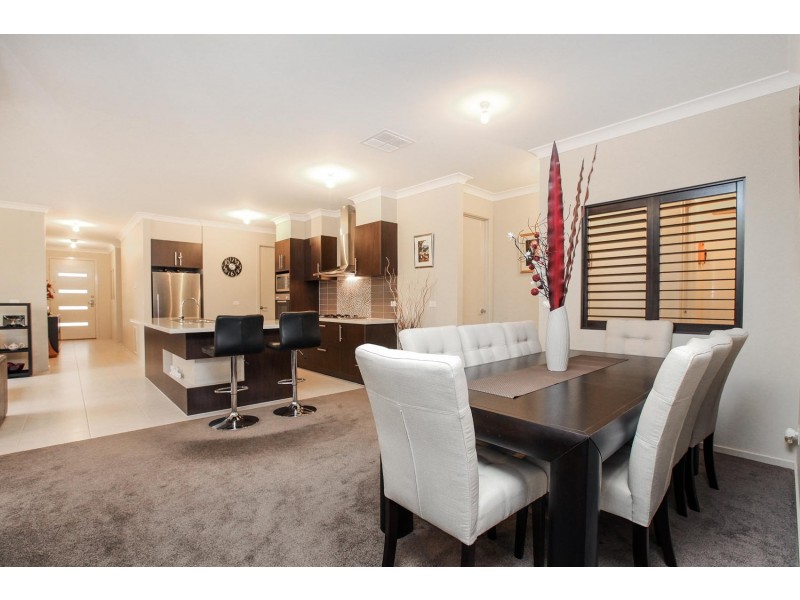 47 Chancery Square, Taylors Hill VIC 3037