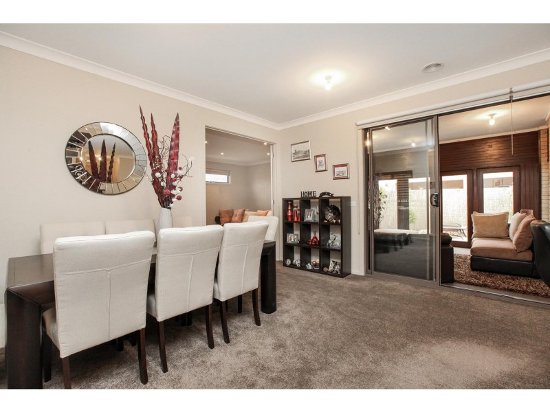 47 Chancery Square, Taylors Hill VIC 3037