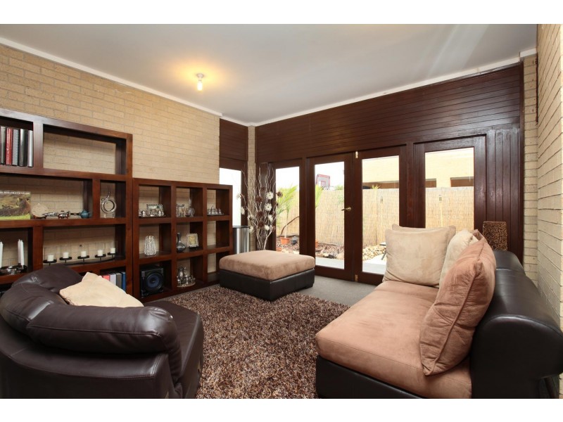 47 Chancery Square, Taylors Hill VIC 3037
