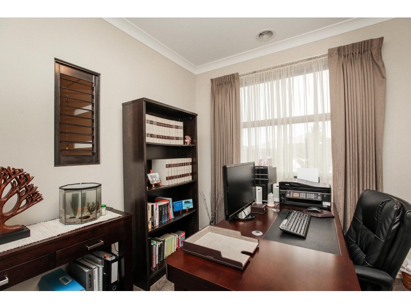 47 Chancery Square, Taylors Hill VIC 3037