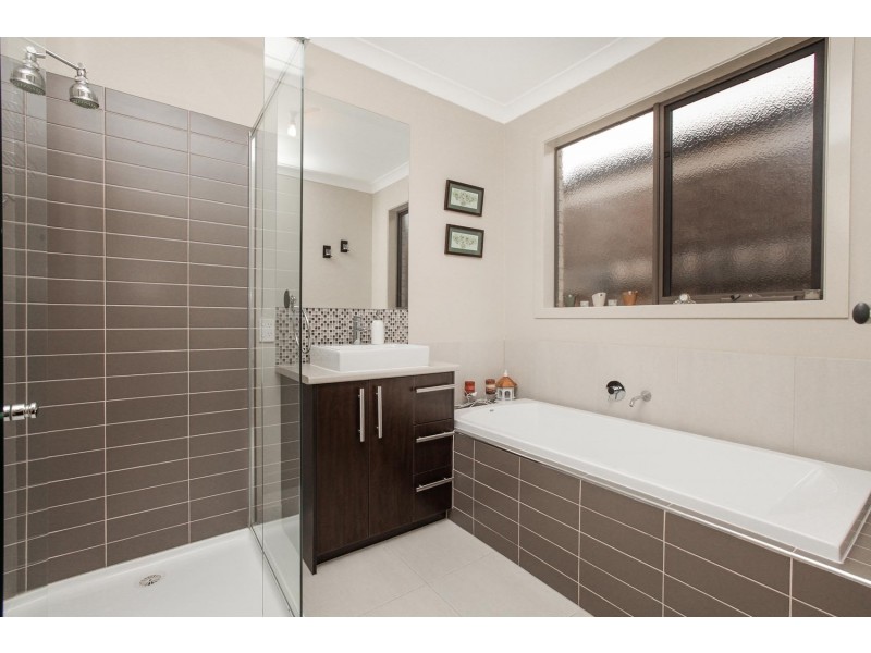 47 Chancery Square, Taylors Hill VIC 3037