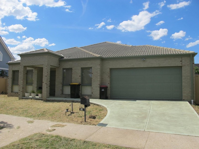 15 Wattle Park Street, Caroline Springs VIC 3023