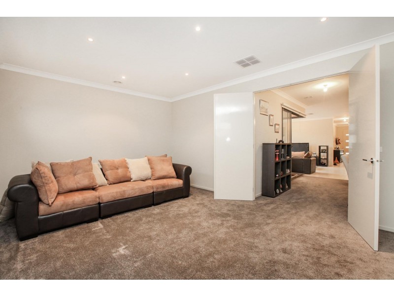 47 Chancery Way, Taylors Hill VIC 3037