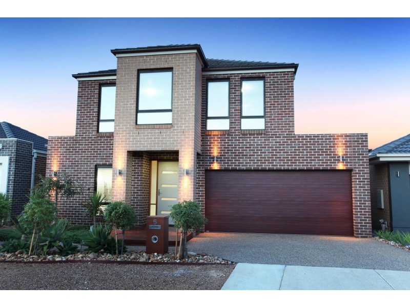 5 Caesia Way, Caroline Springs VIC 3023