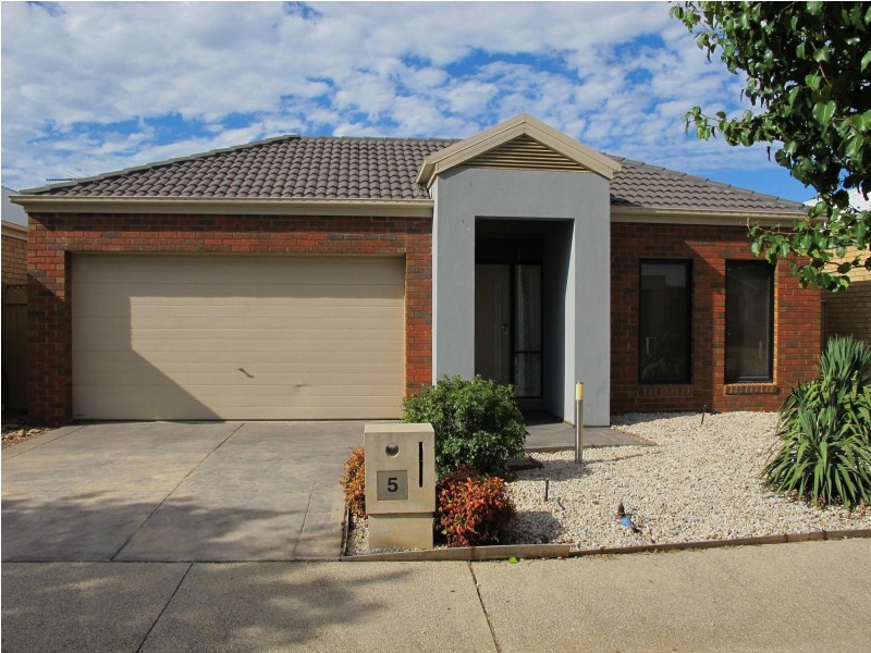 5 Kings Domain, Caroline Springs VIC 3023