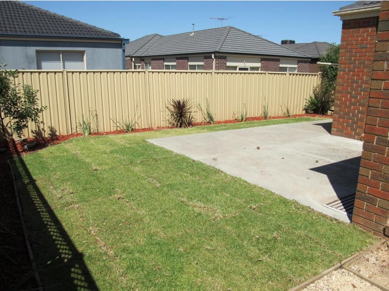 5 Kings Domain, Caroline Springs VIC 3023