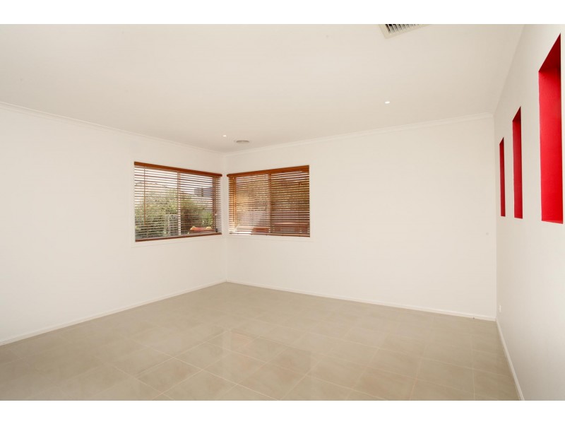 7 Moray Close, Taylors Hill VIC 3037