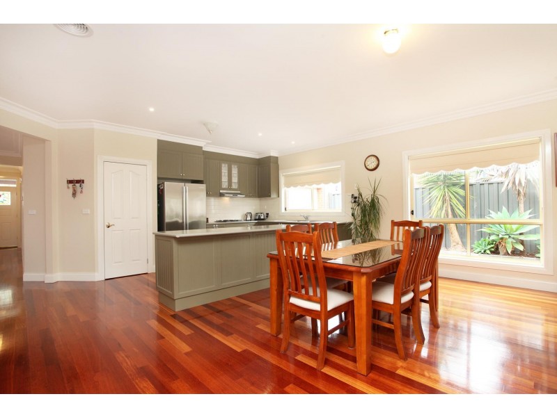 12 Buvelot Cres, Caroline Springs VIC 3023