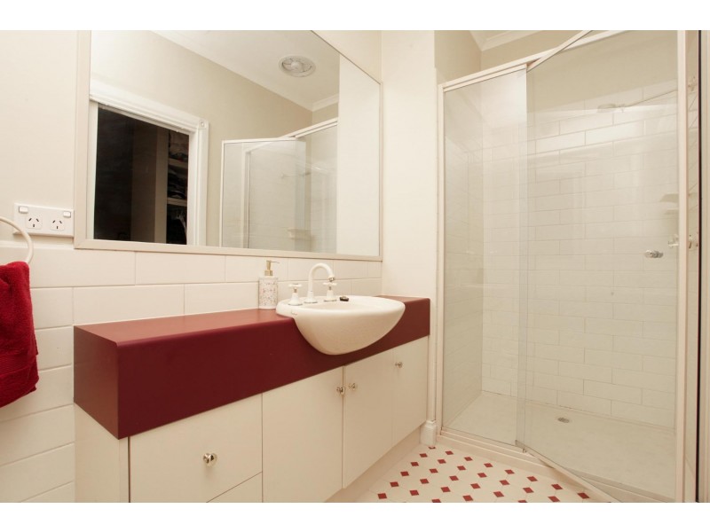 12 Buvelot Cres, Caroline Springs VIC 3023