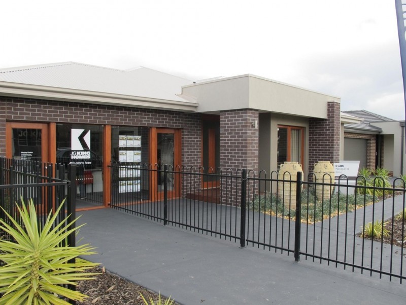 26 Peppermint Grove, Taylors Hill VIC 3037