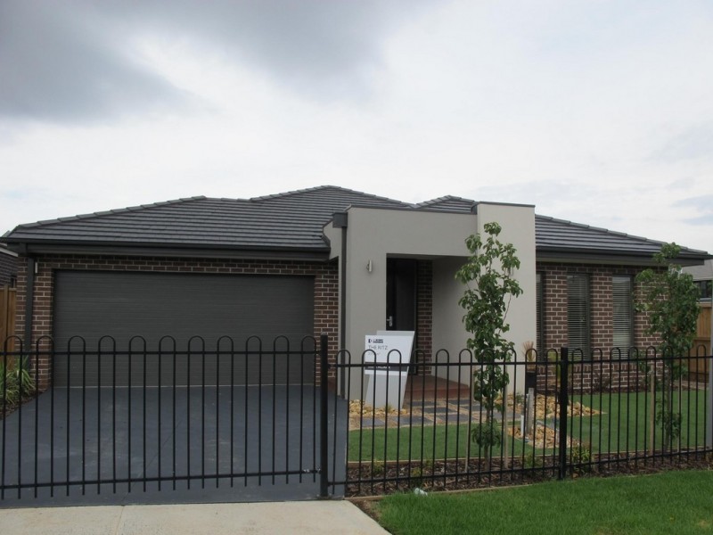 24 Peppermint Grove, Taylors Hill VIC 3037